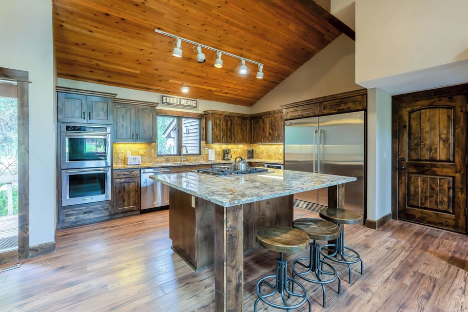 Kitchen - Main Level