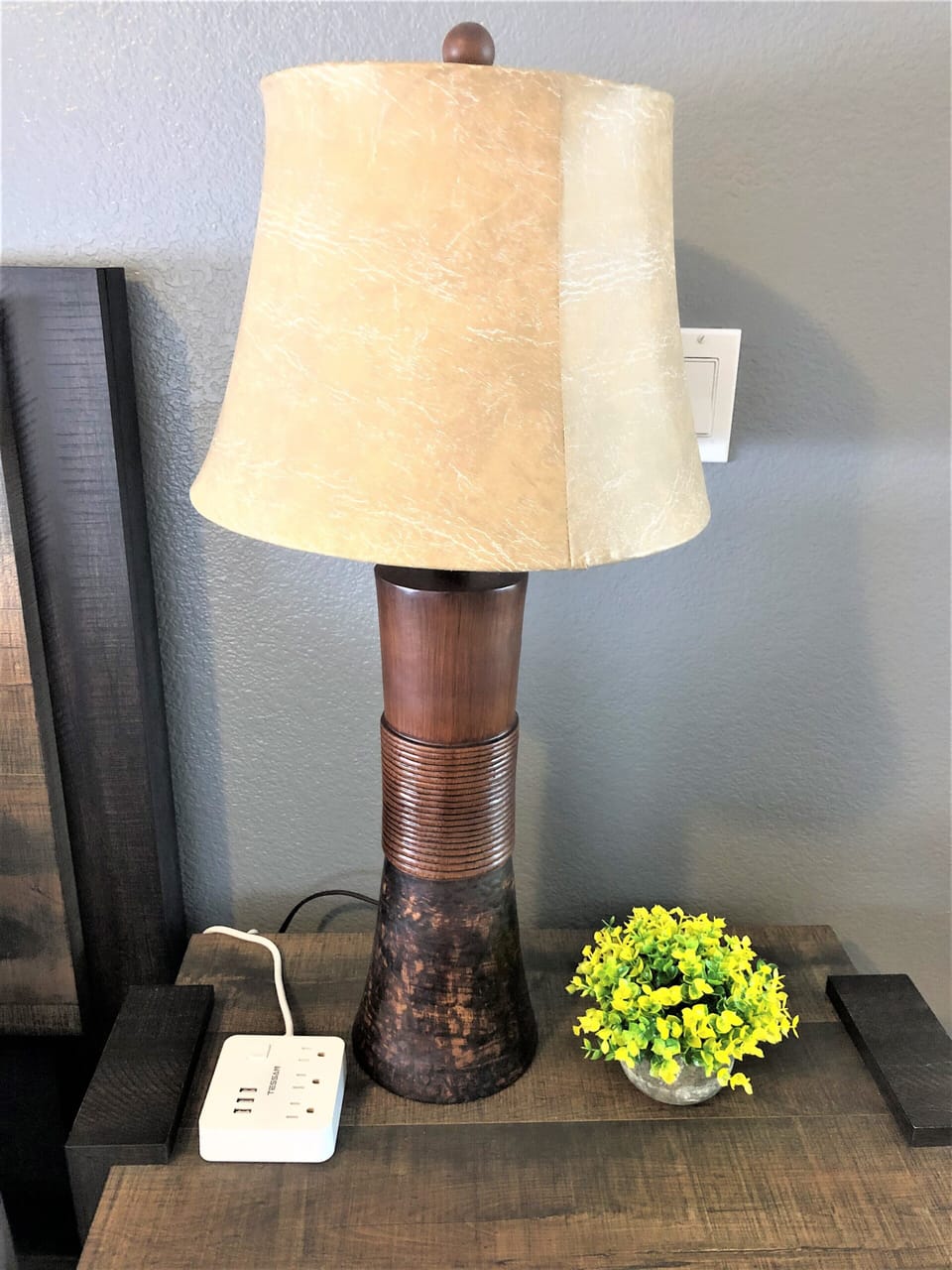 Two bedrooms have USB outlets & three holes outlets block on nightstand.