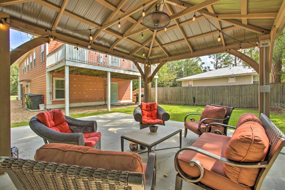 Waveland Vacation Rental | 5BR | 3BA | 2,650 Sq Ft | Stairs Required