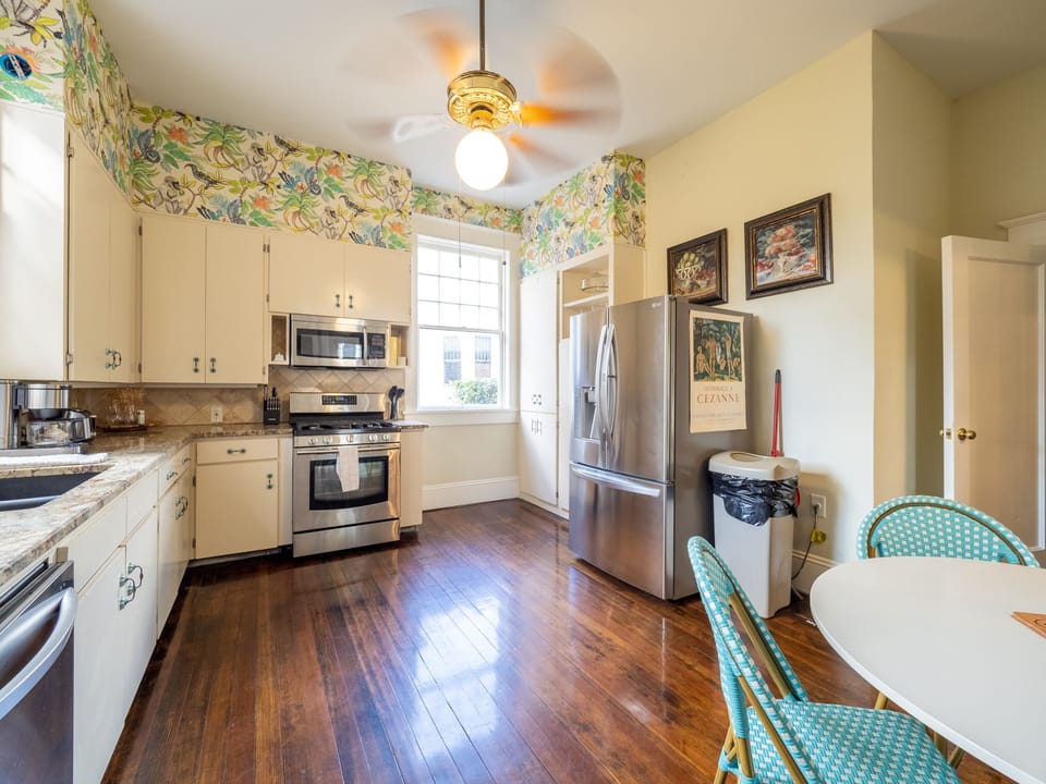 Updated kitchen with all your cooking needs