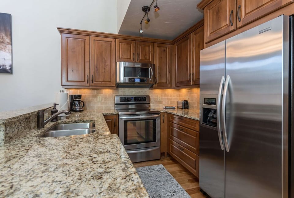 Fully equipped, high end kitchen