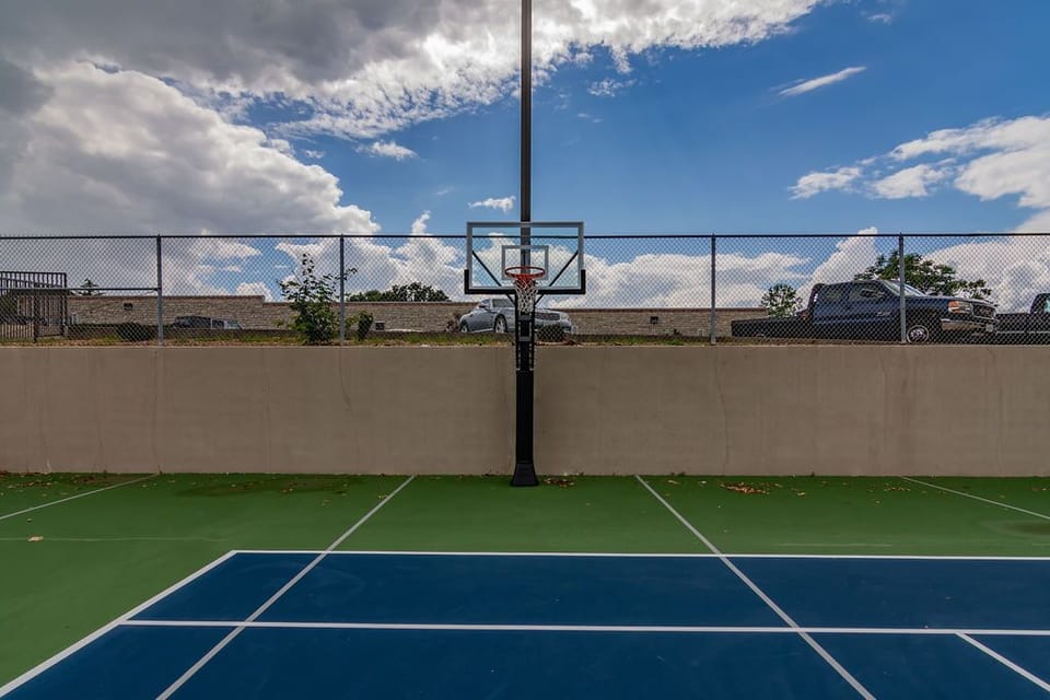 Sport court