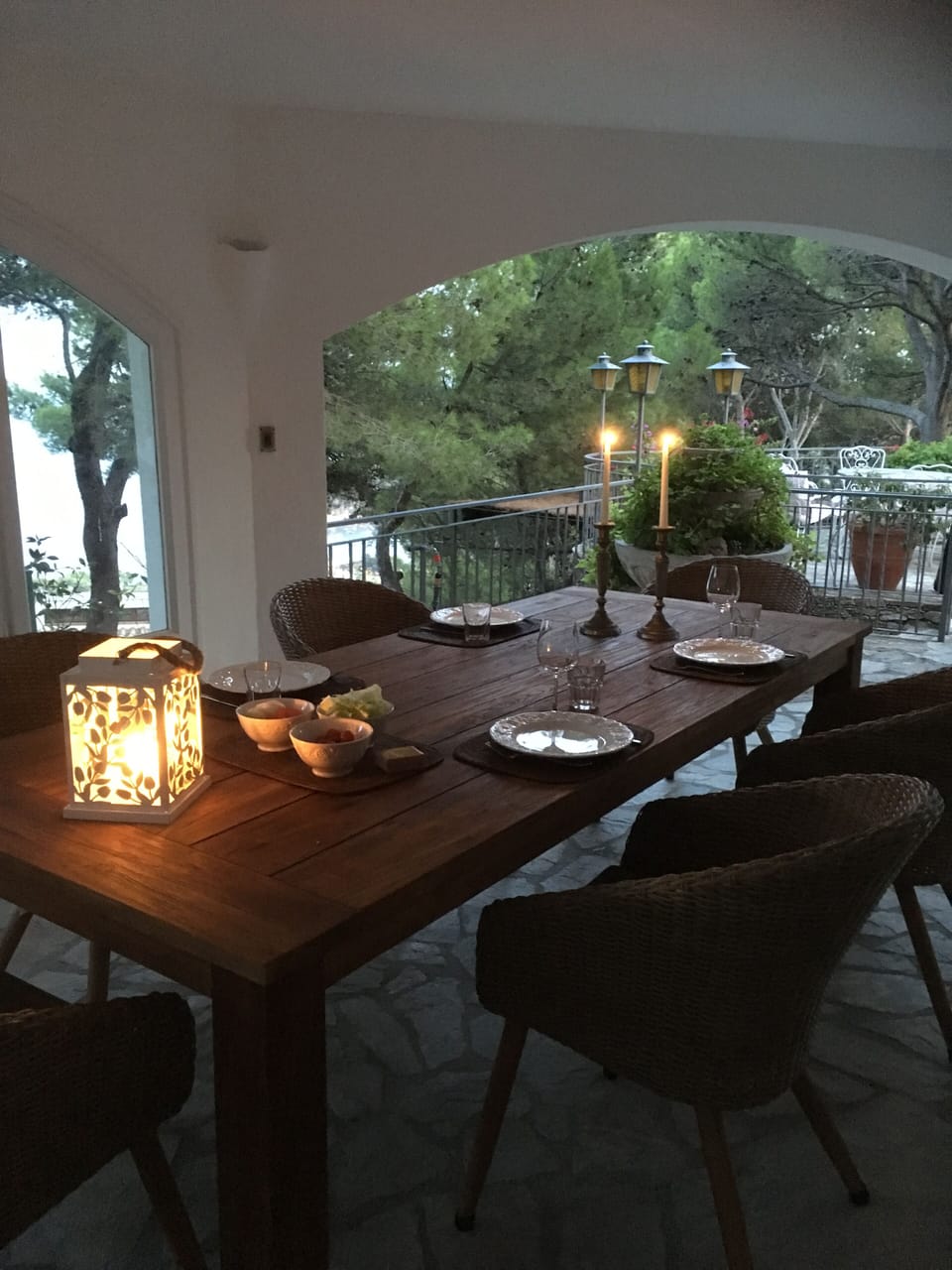 Outdoor dining
