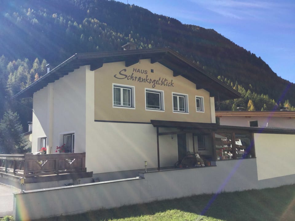 Haus Schrankogelblick - Apartment for 2-6 pers. - (top) Apartment in Trentino-South Tyrol