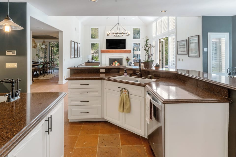 Open Kitchen plan with Wolf 
Gas Range