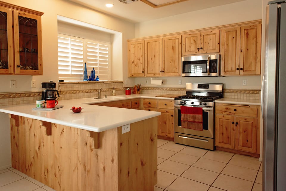 fully equipped kitchen