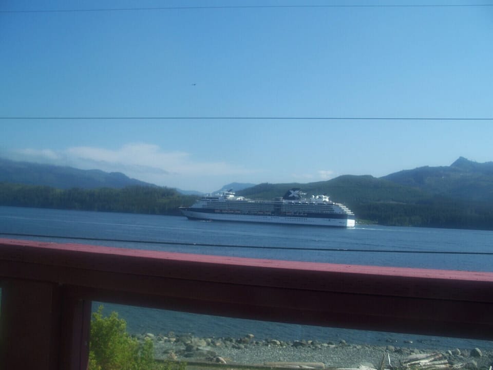 Cruise ship heading south