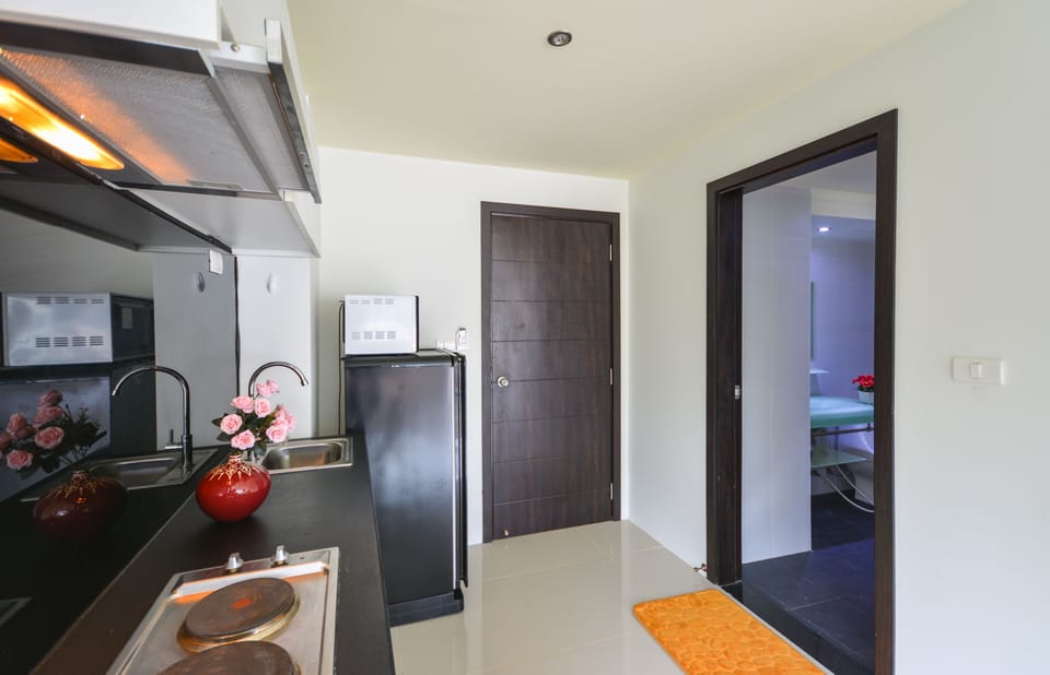 BeststayinPhuket Poolview Condo C32