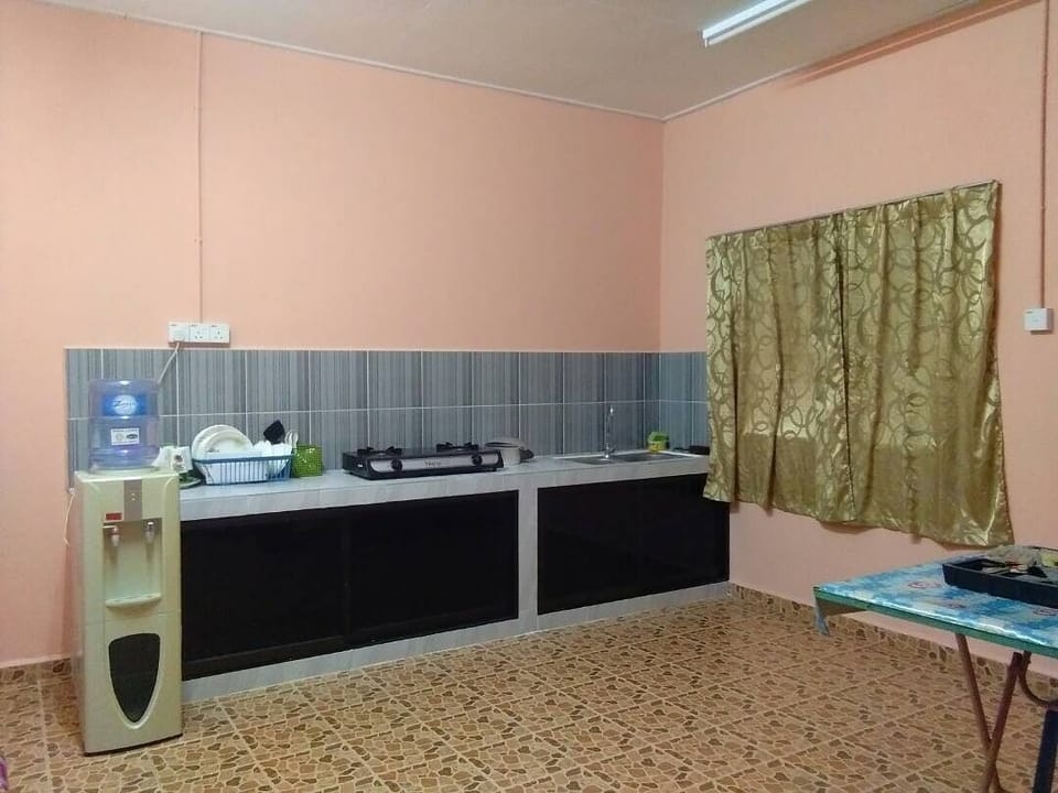 Homestay Haji Ismail 5 Bedroom 2 Aircond