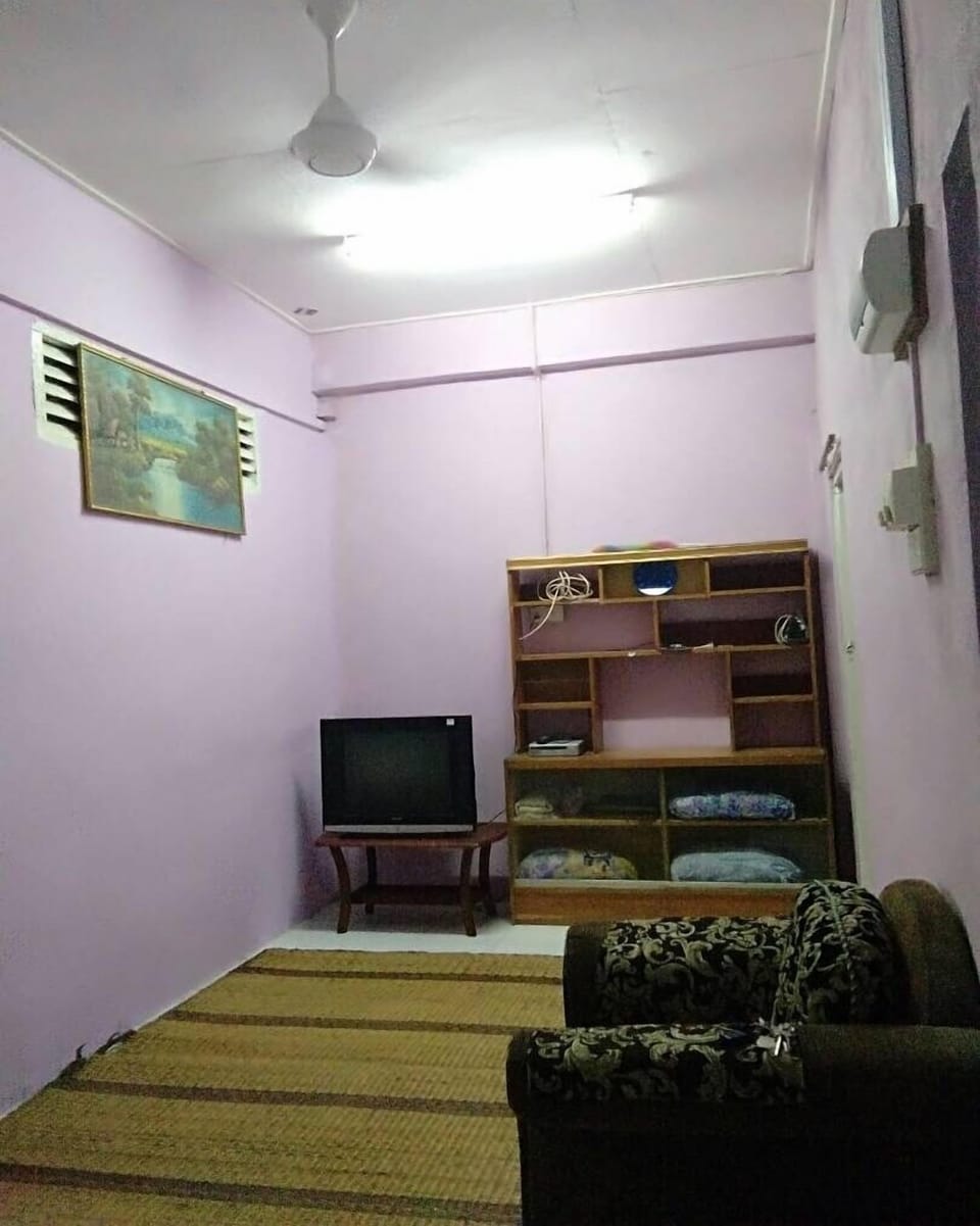 Homestay Haji Ismail 5 Bedroom 2 Aircond