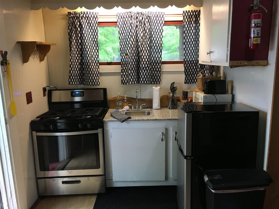 Cabin 2 kitchen - renovated winter 2019