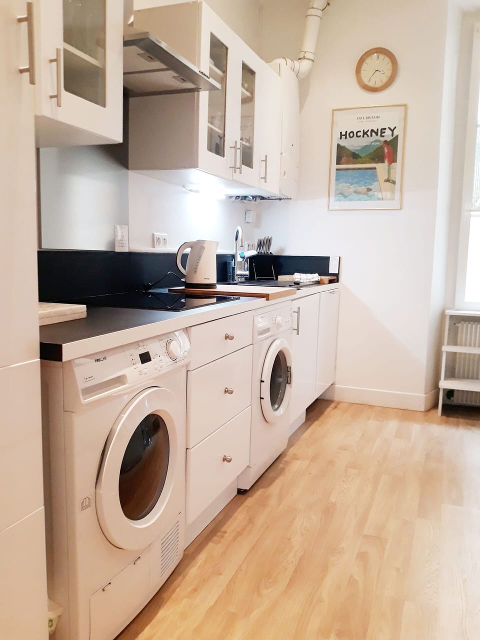 The fully fitted kitchen .
