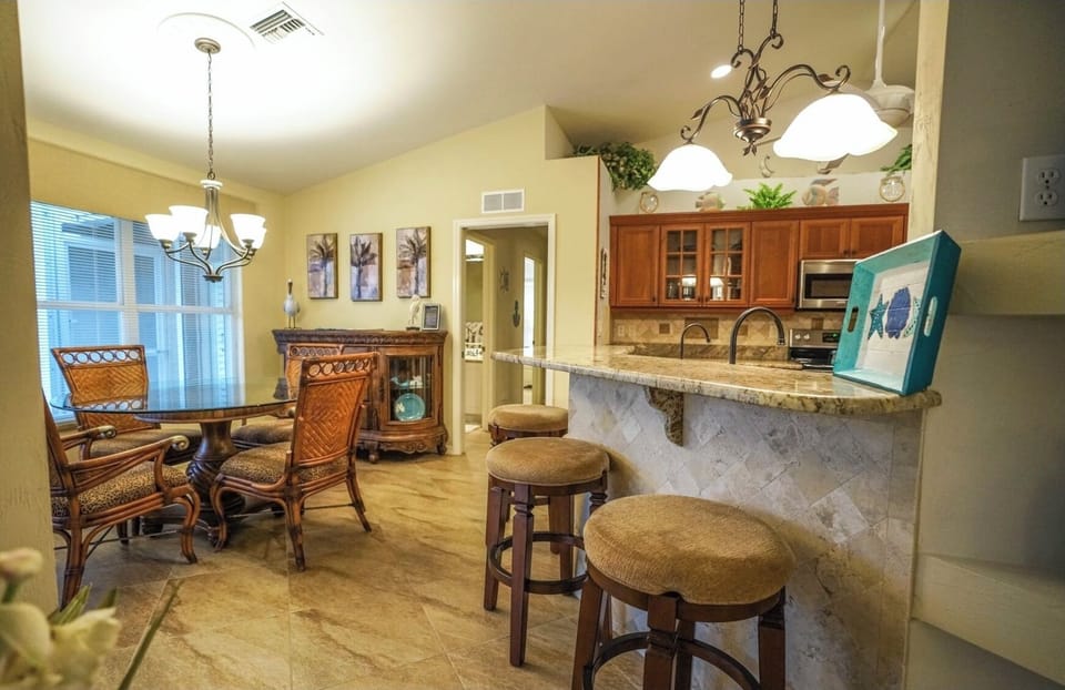 Kitchen table and counter seating, seats 7