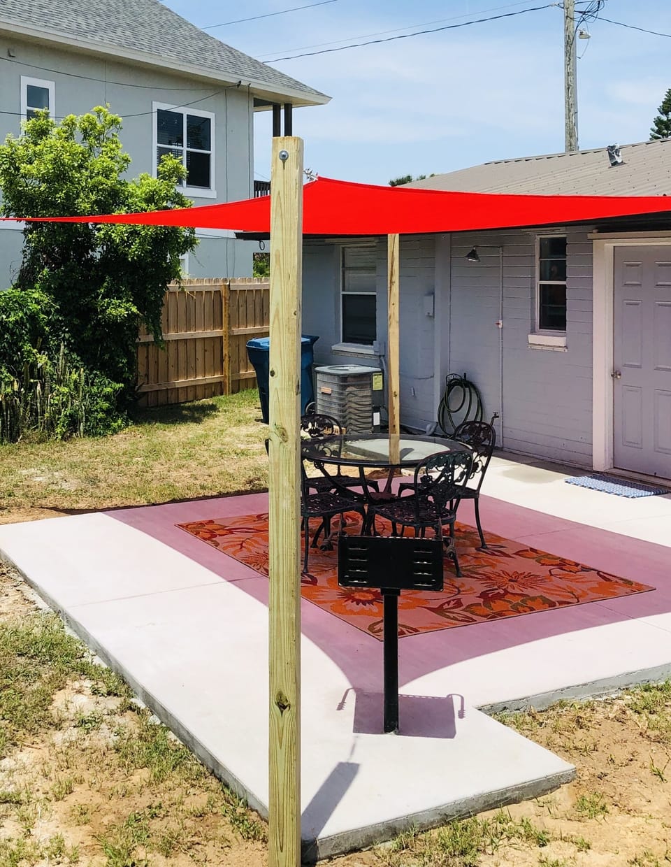 Spacious back yard area with sitting area