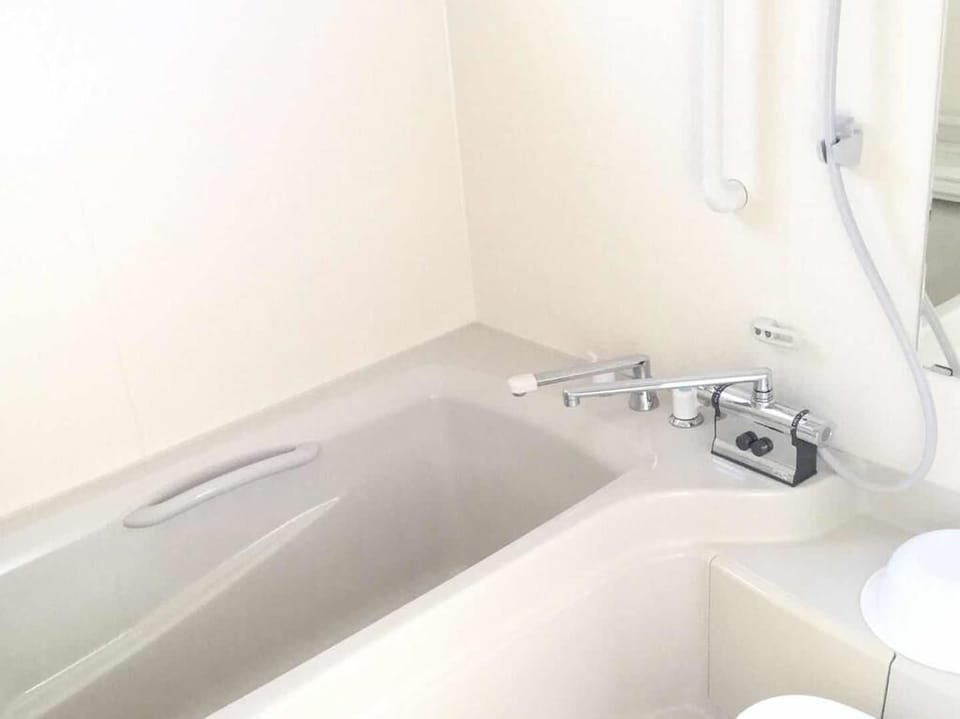 Bathtub