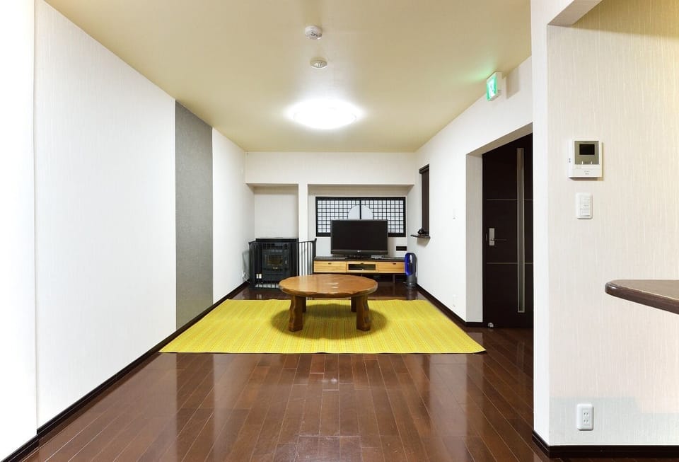 Living Room (Spring ~ Summer)