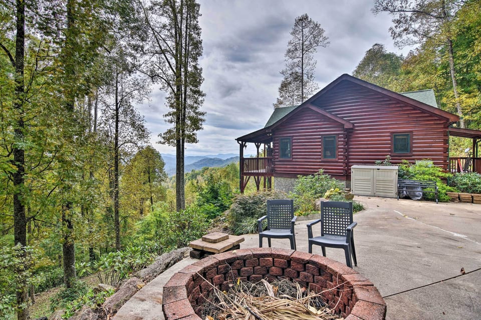 Exterior | Fire Pit