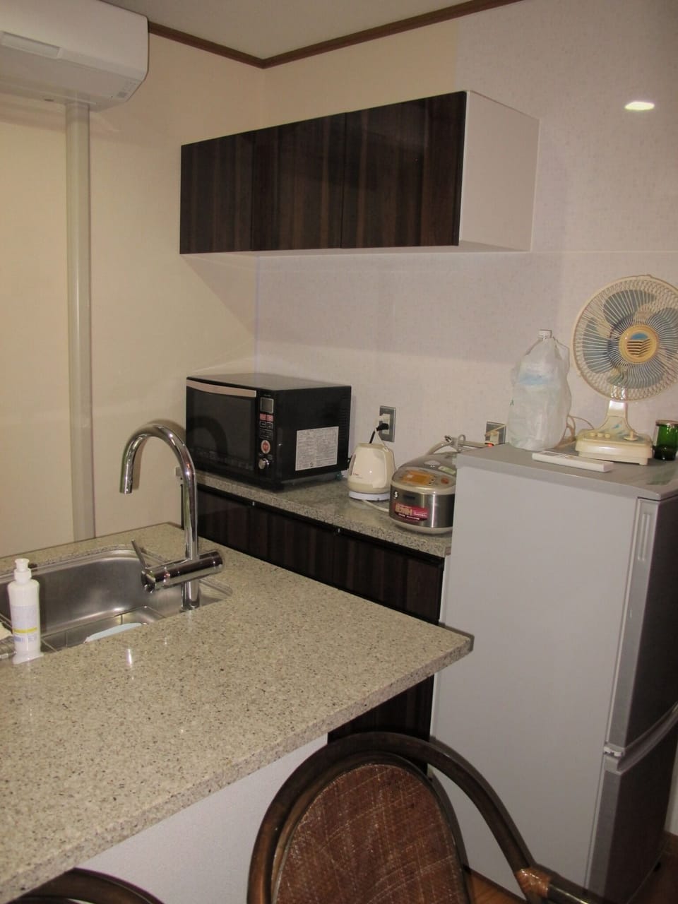 Guest room kitchen