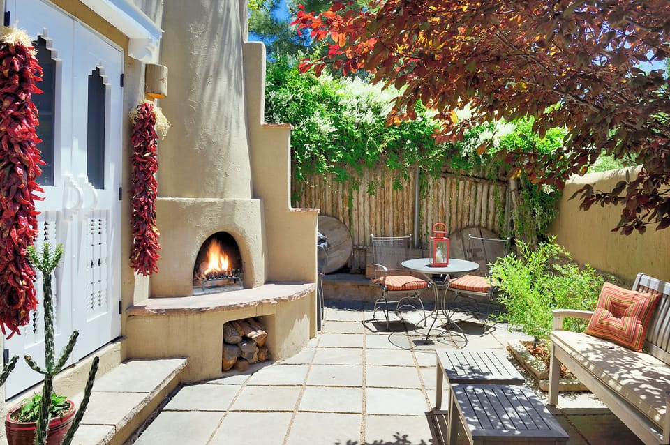 Fireplace / Entrance