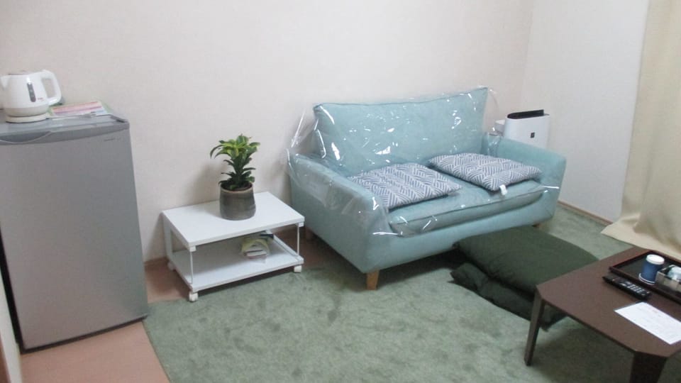 2F talk room
