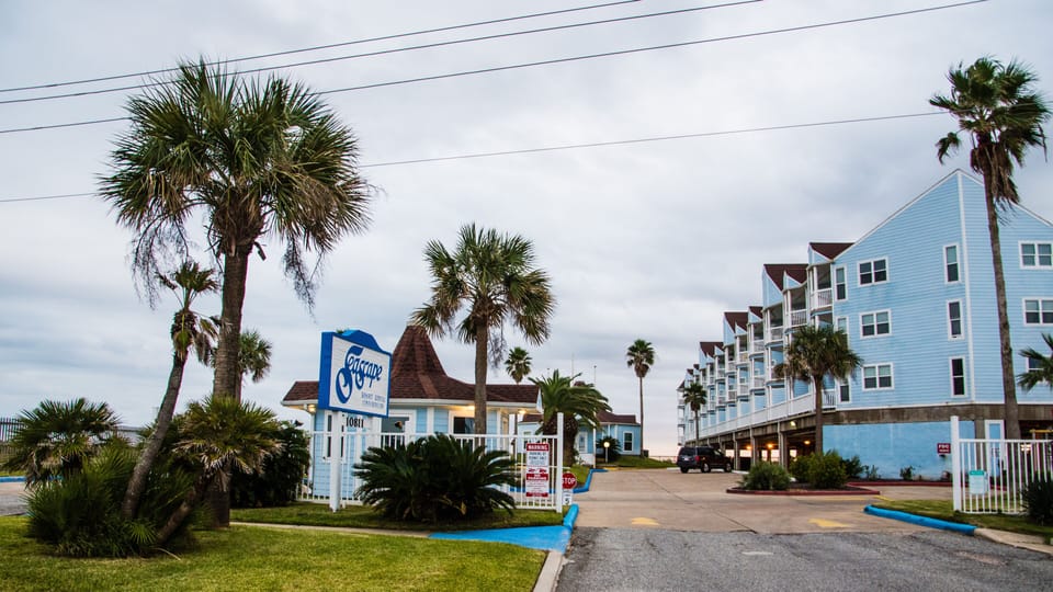 Seascape Guard House Entrance
