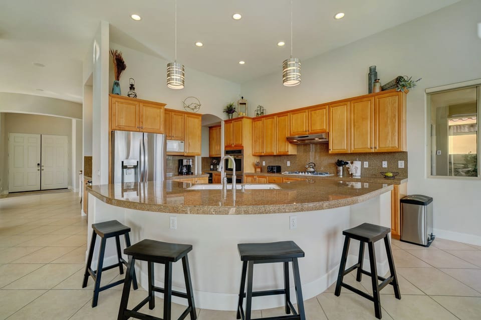 The kitchen has an eat in area as well as a breakfast table