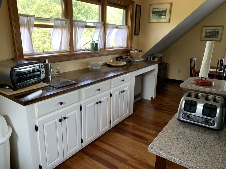 Plenty of storage below and counter topside for food prep, inventory, or srvce.