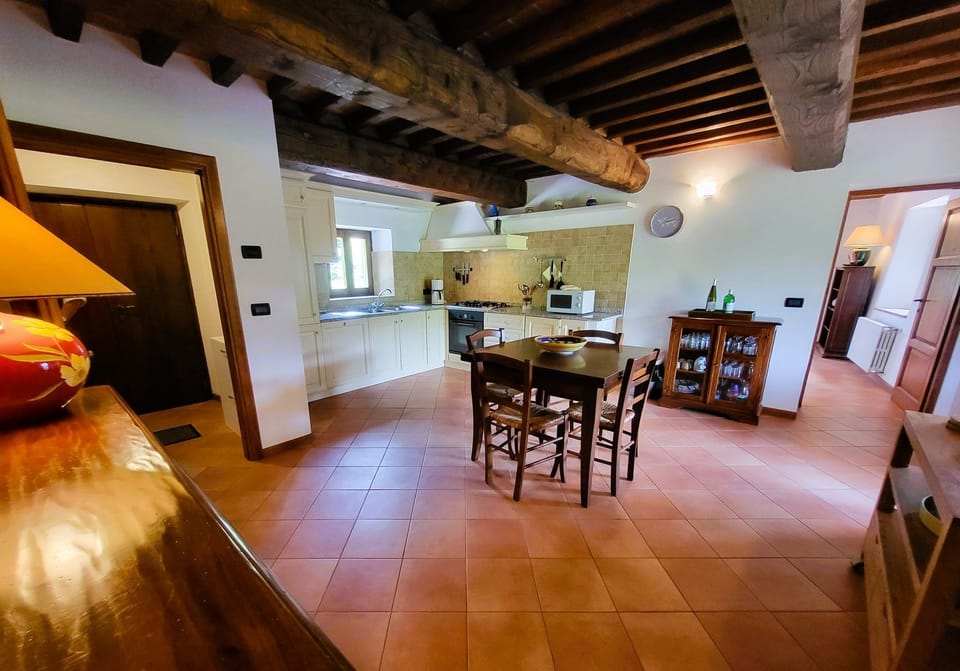 Upper floor kitchen diner