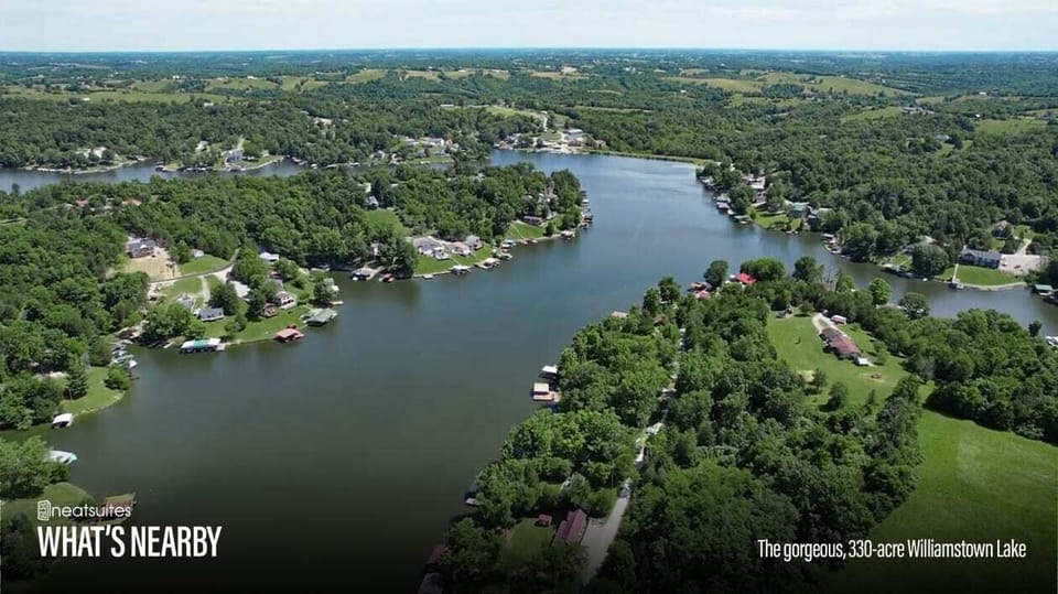 Near Williamstown Lake