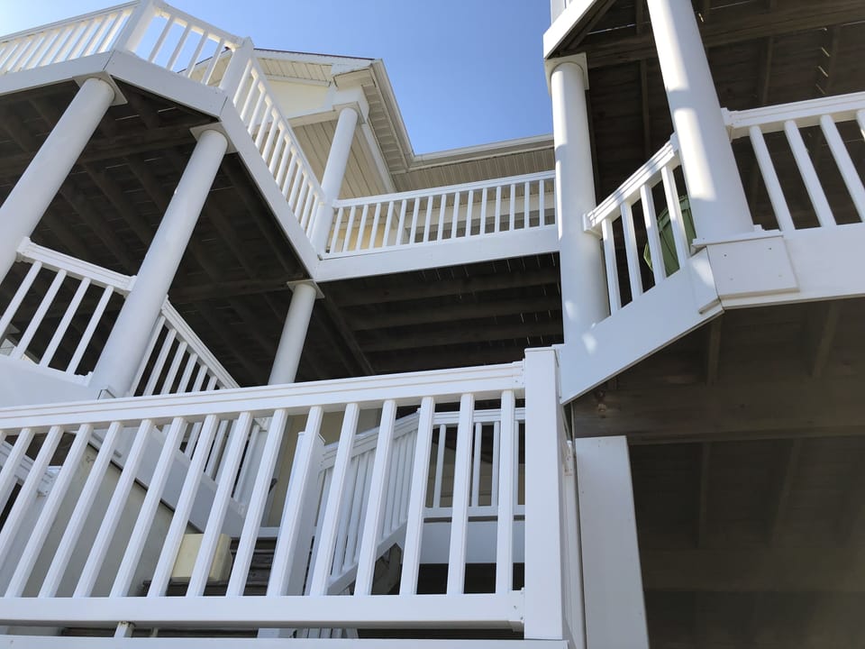 Lots of covered decking on front of house