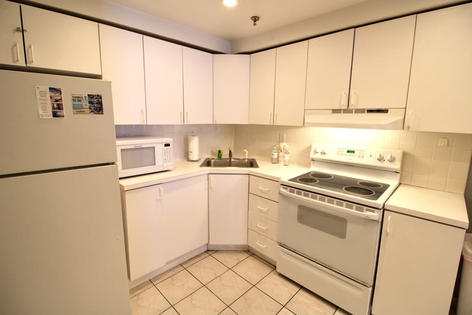 full kitchen