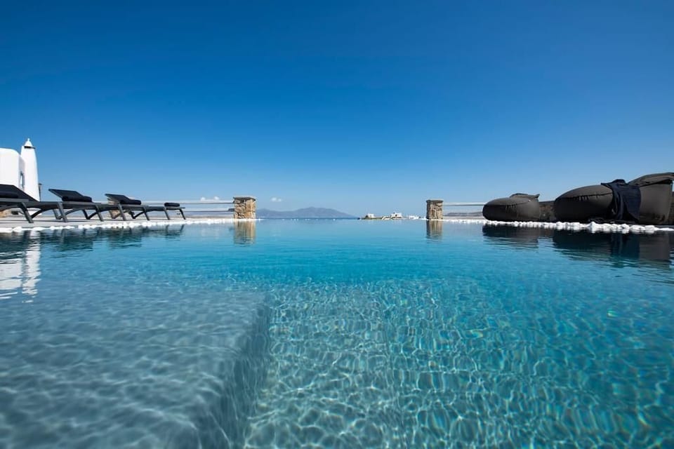Infinity pool