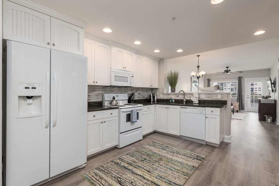 Full kitchen