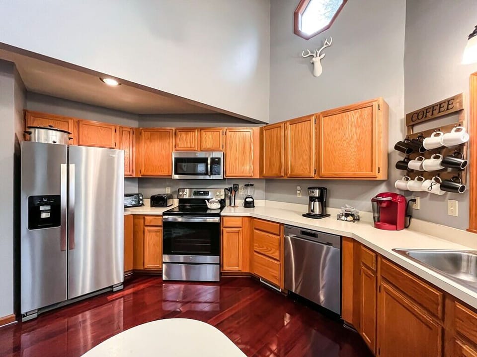 Fully equipped for everything from quick breakfasts to home-cooked meals