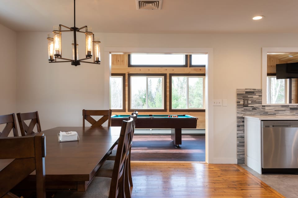 Dining/Kitchen Area