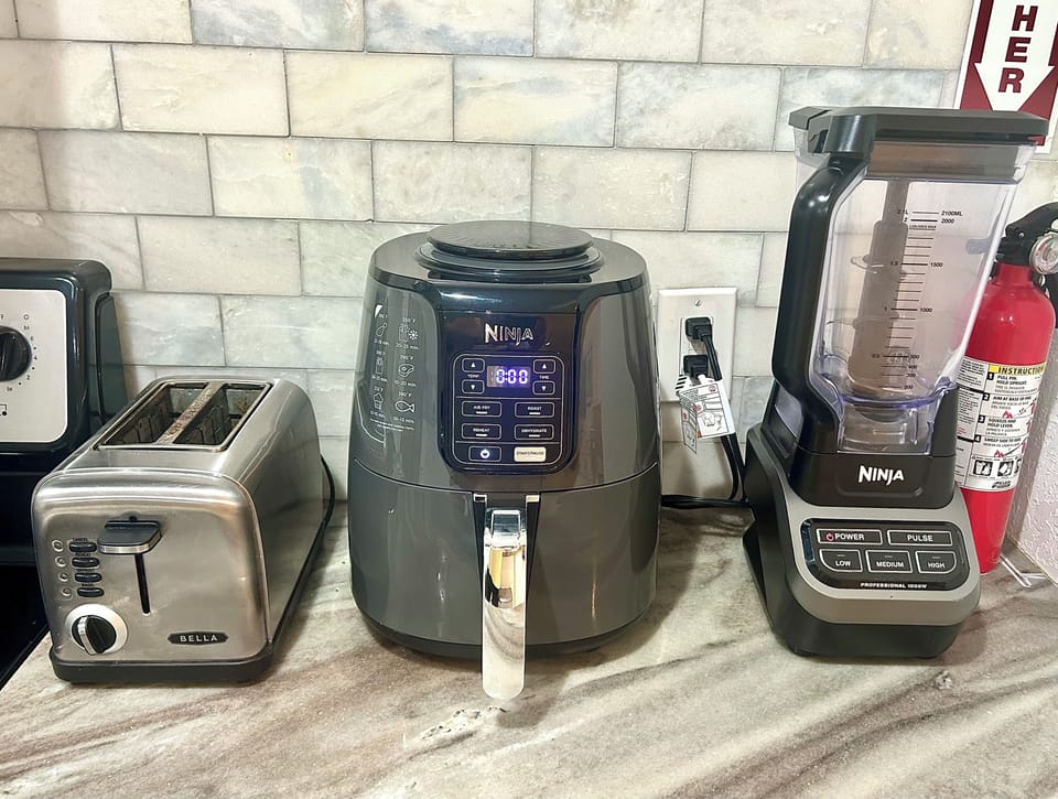Toaster, Air Fryer, Blender