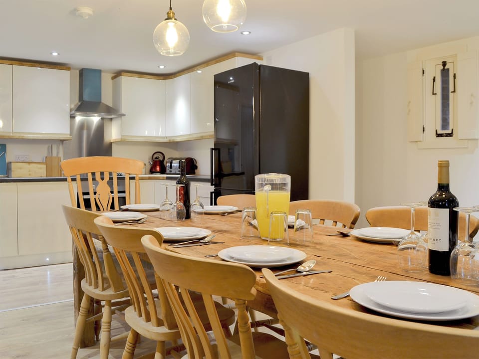 Spacious kitchen with dining area | Ey Up - Dringhoe Hall Cottages - Dringhoe Hall Cottages, Driffield, near Bridlington