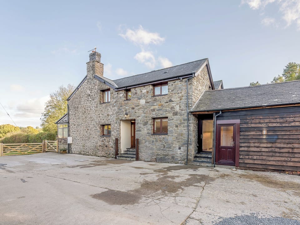 Lovely spacious holiday property | Rhiew Banc, Bwlch-y-ffridd, near Newtown