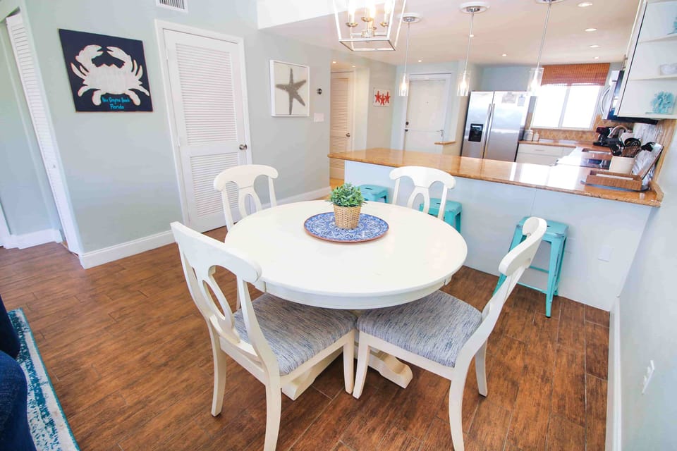Round Dining Table for 4