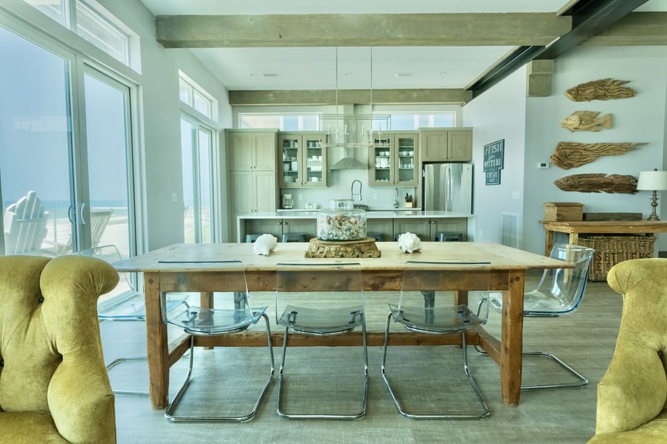 Gulf Front Dining Area & Kitchen