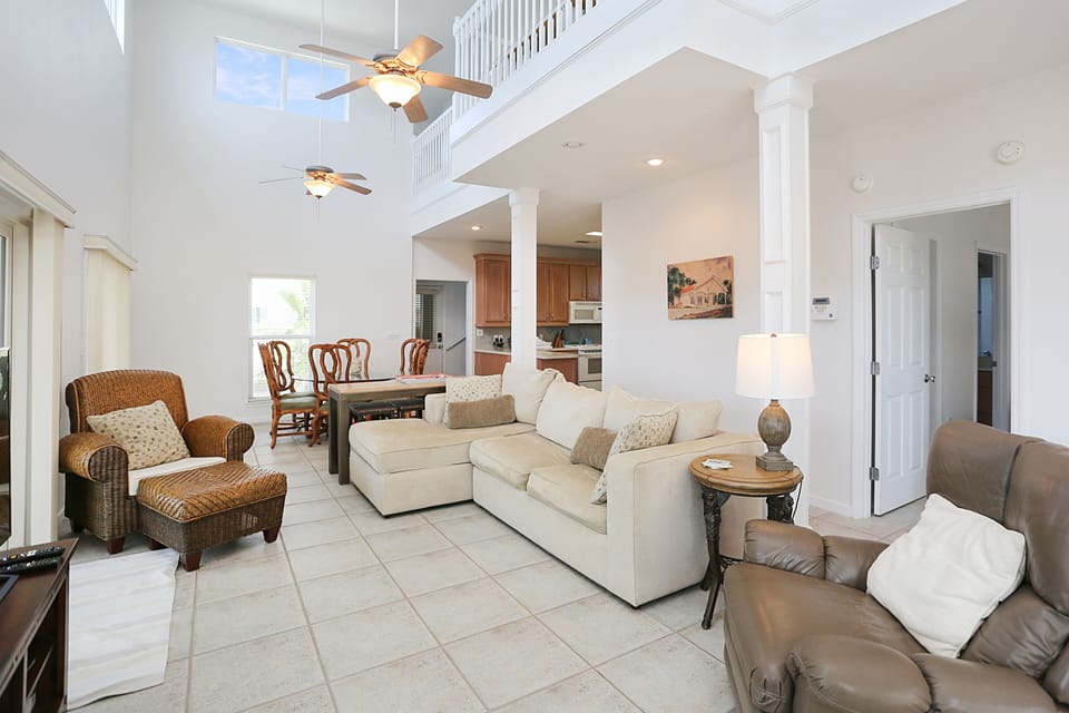 Living Area & Dining