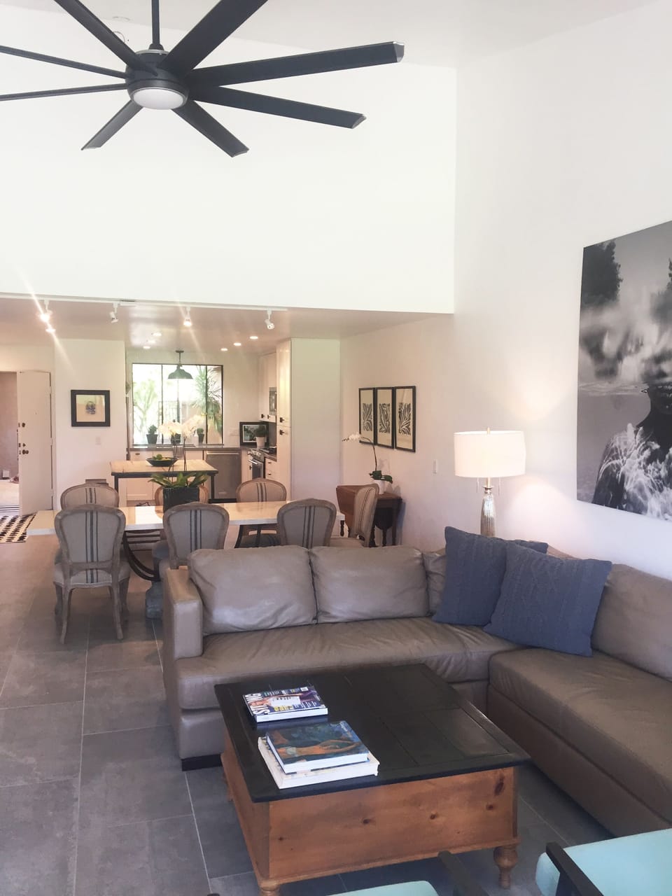 18ft vaulted ceilings