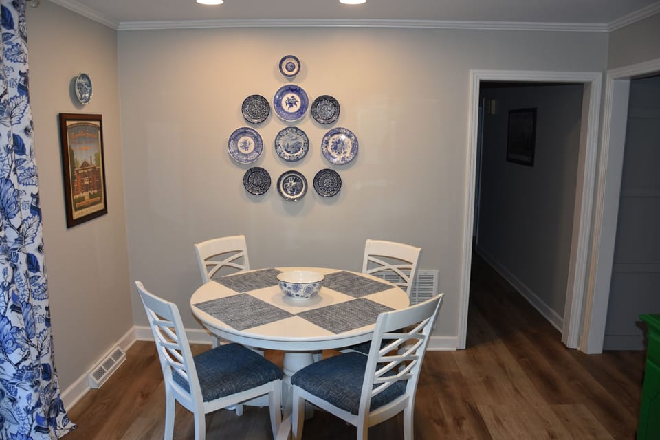 Eating area in the Kitchen