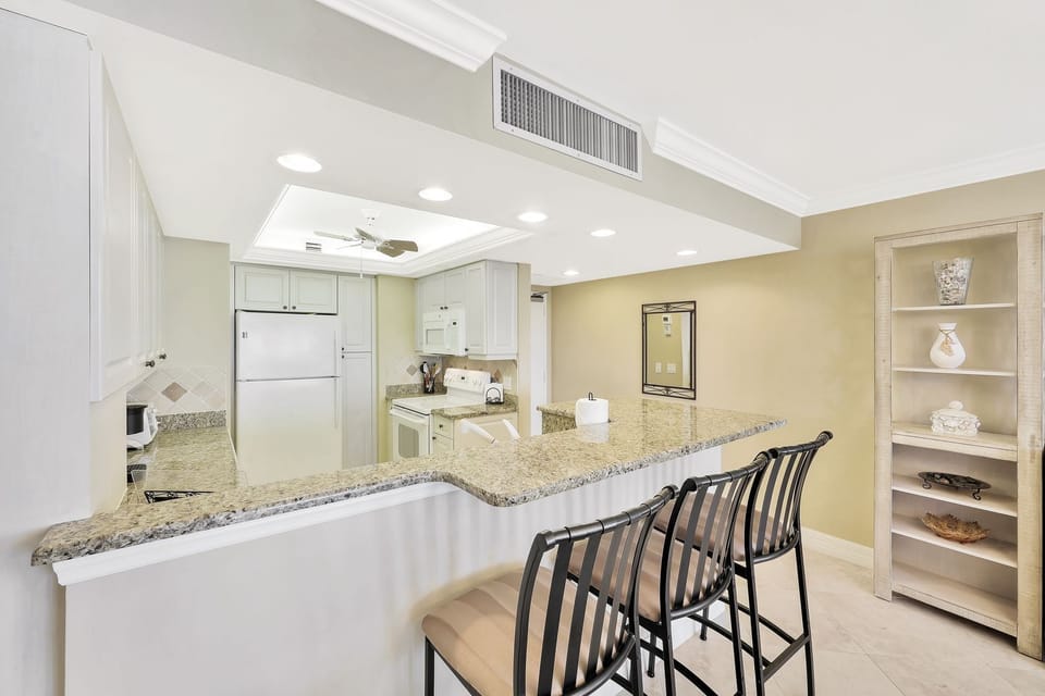 Kitchen - Breakfast Bar Seating