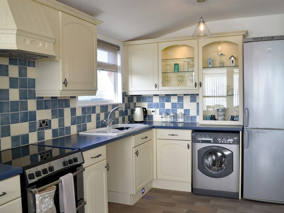Well equipped kitchen area | Coles Retreat, Anderby Creek, near Skegness