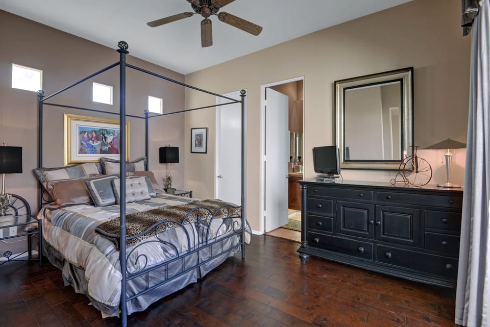 17 GUEST BEDROOM.jpg