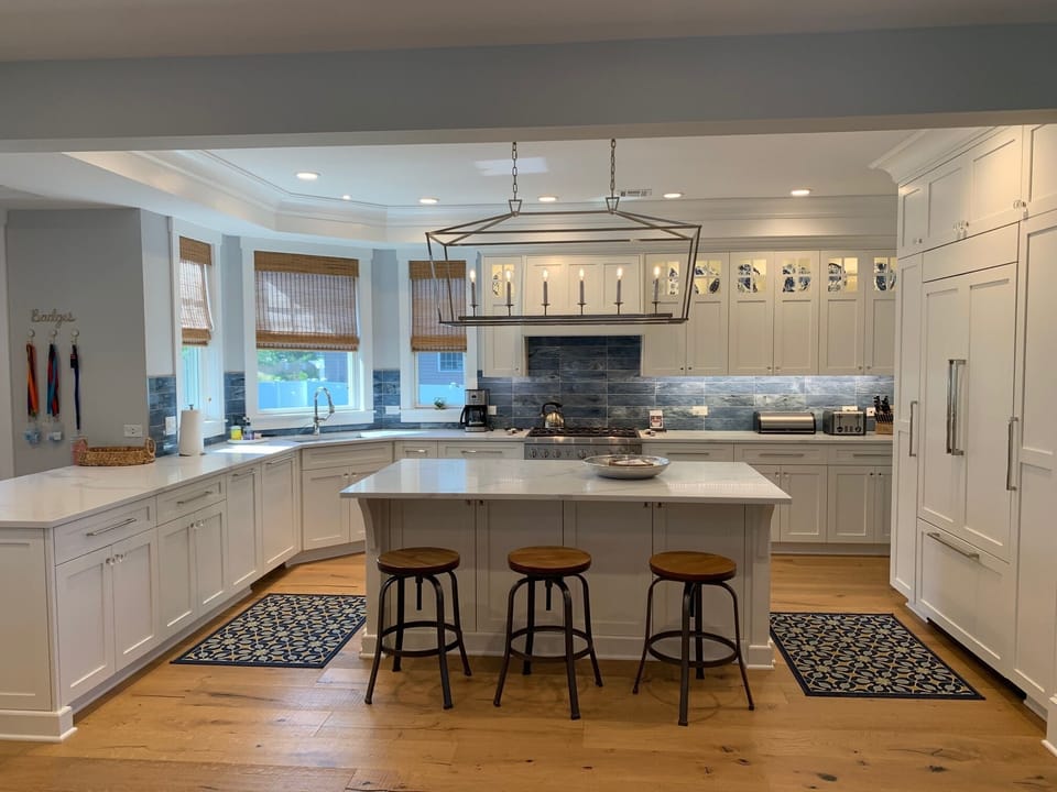 Top line appliances. Tons of cabinet space.