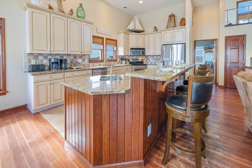 Surf or Sound Realty - 912 - Redemption - Kitchen -2