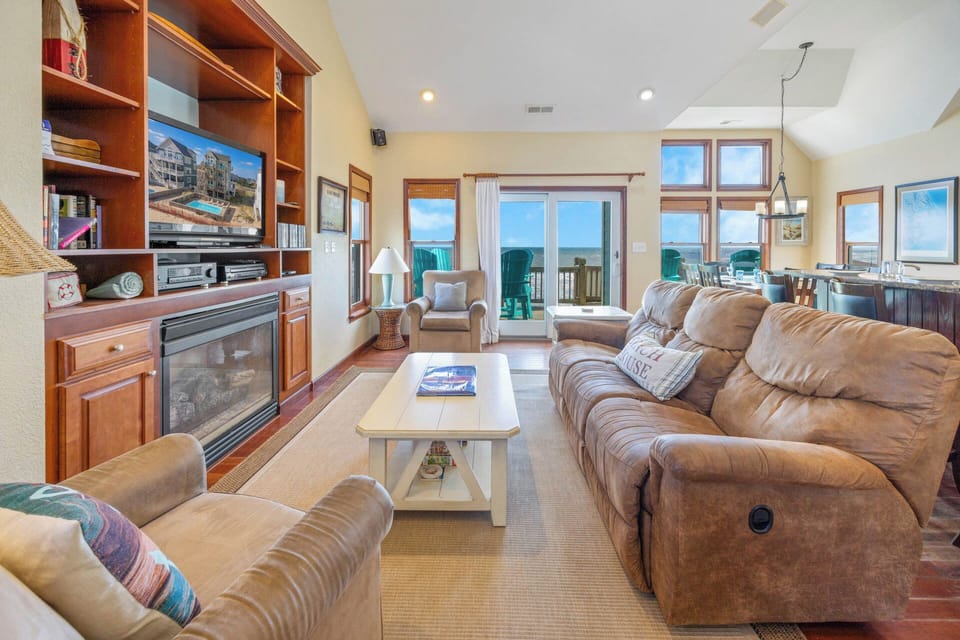 Surf or Sound Realty - 912 - Redemption - Great Room -1