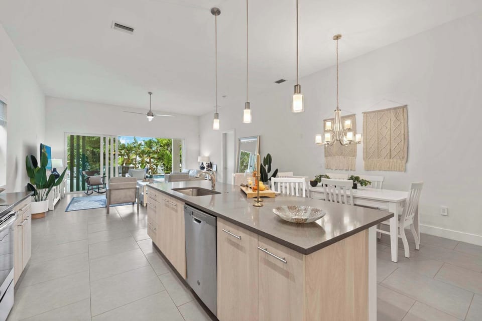 fully equipped kitchen with dining area 